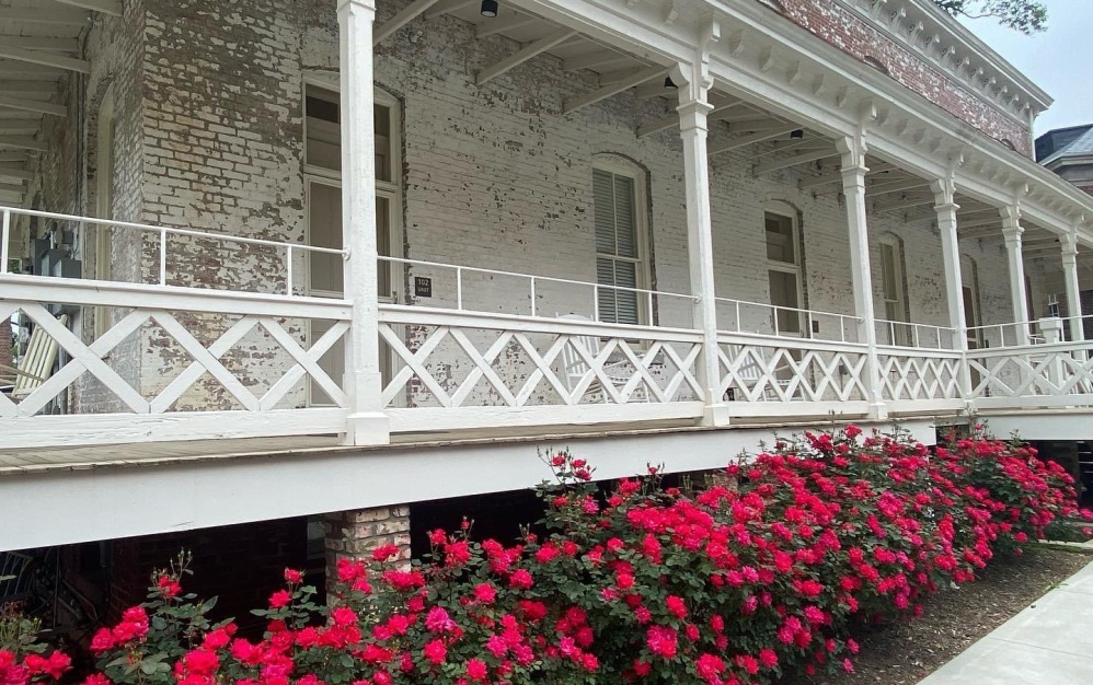 Nurse – 001 - 1 bedroom floorplan layout with 1 bathroom and 693 square feet (Exterior)