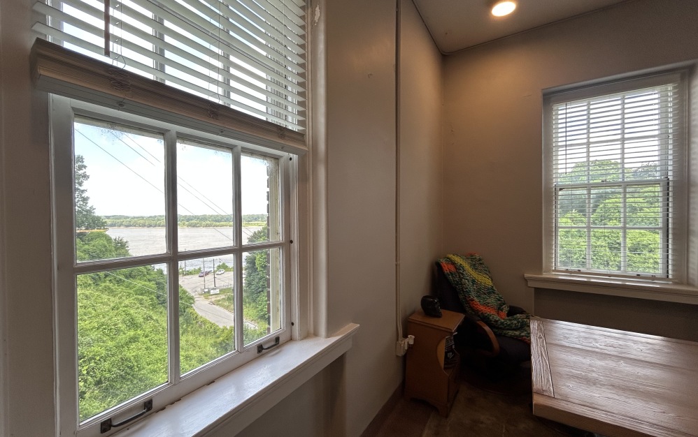 Marine North Wing – 315 - 2 bedroom floorplan layout with 2 bathrooms and 1155 square feet (Floor 4)