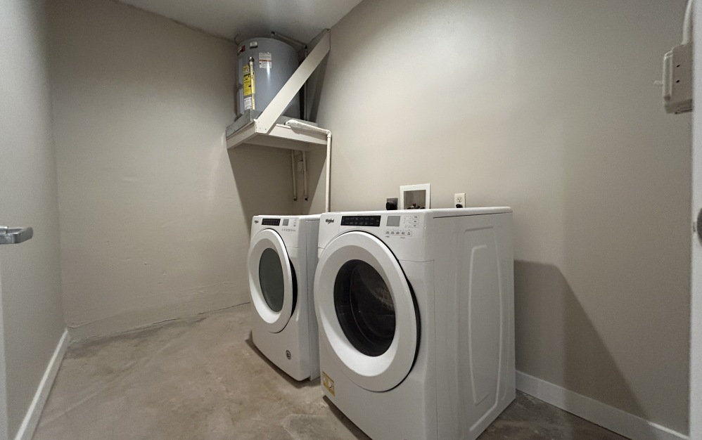 Nurse – 001 - 1 bedroom floorplan layout with 1 bathroom and 693 square feet (Living/Kitchen)