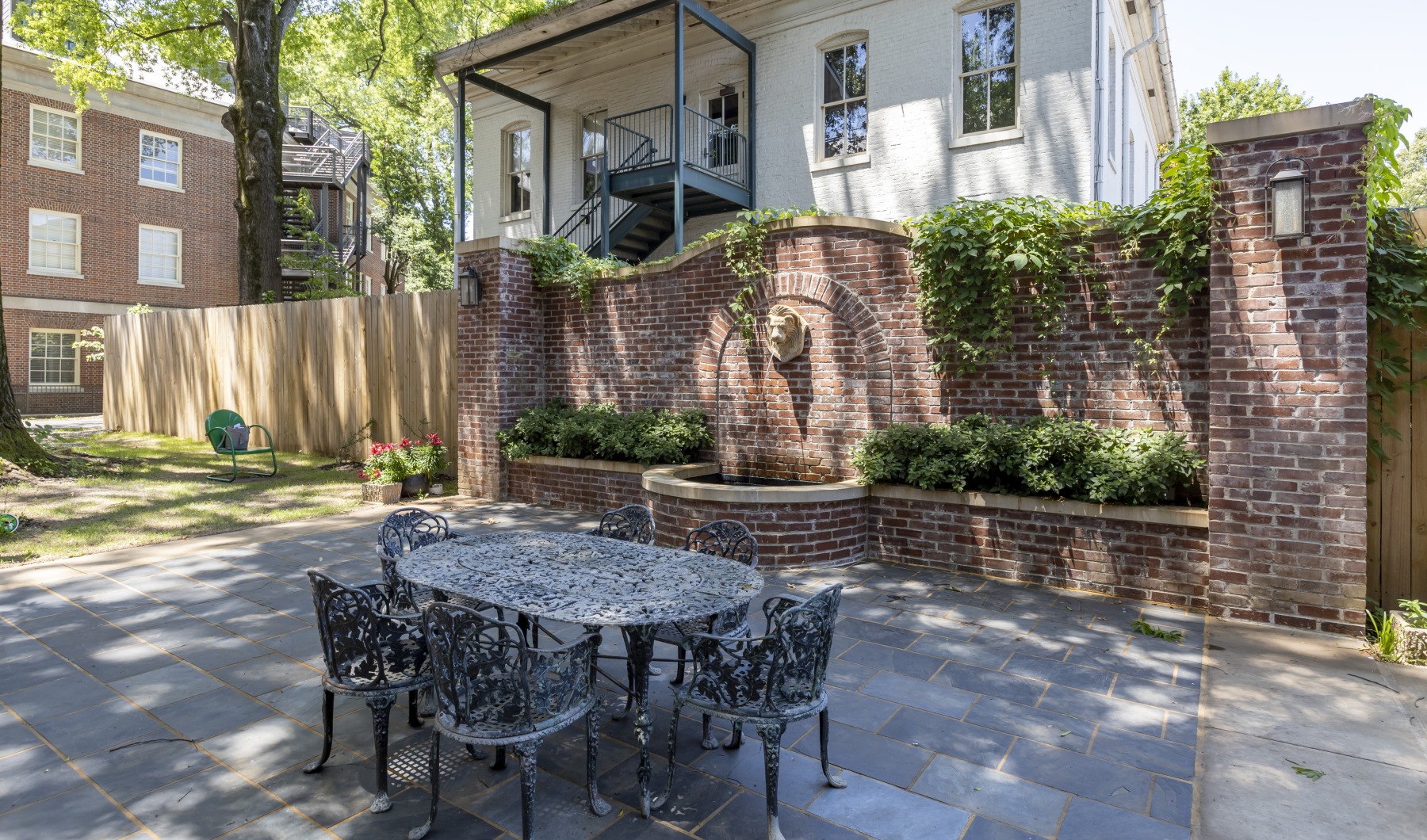 Historic apartments courtyard with view of the Memphis Metal Museum Historic apartments courtyard with view of the Memphis Metal Museum
